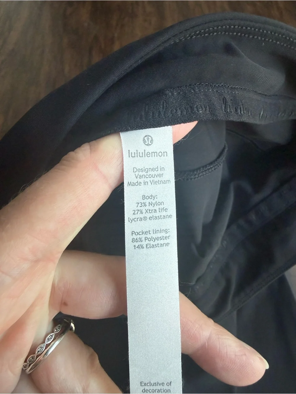 lululemon athletica womens Straight-Leg black Pants size 4